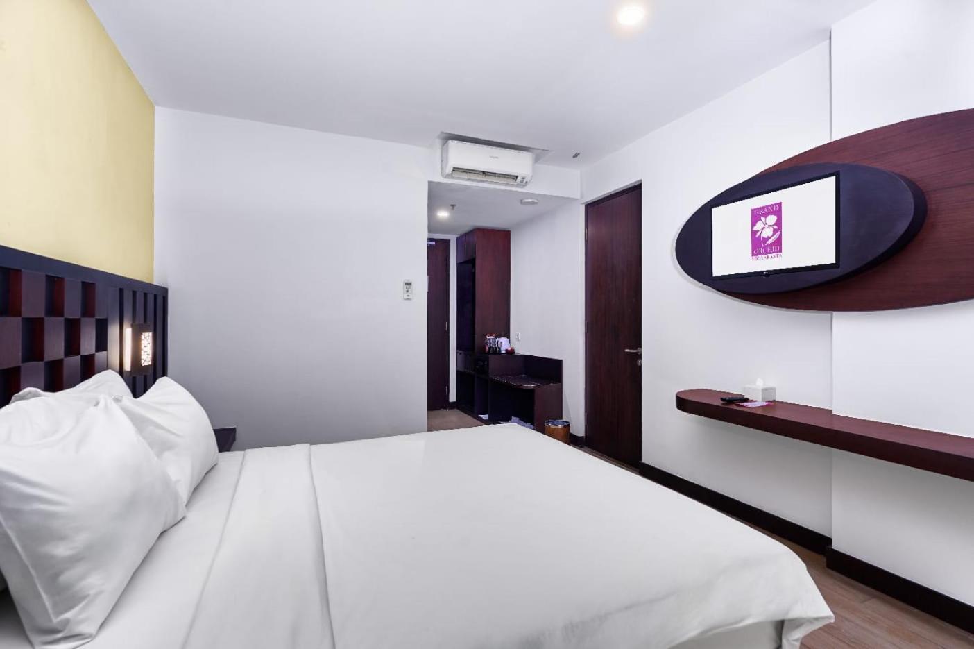 Grand Orchid Hotel Yogyakarta Maguwo Екстер'єр фото