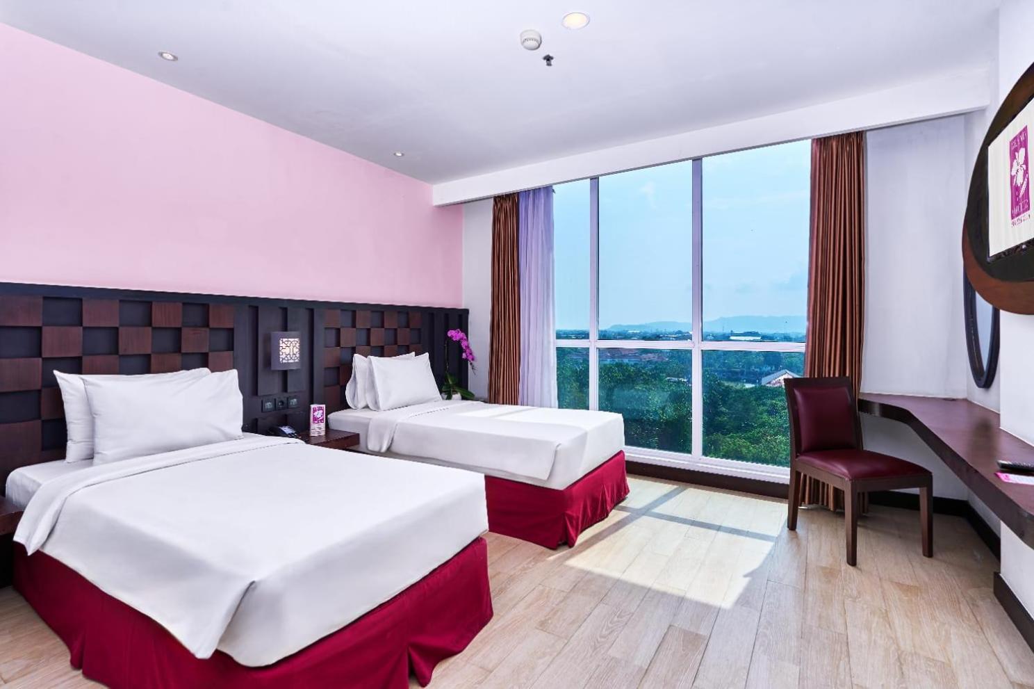 Grand Orchid Hotel Yogyakarta Maguwo Екстер'єр фото