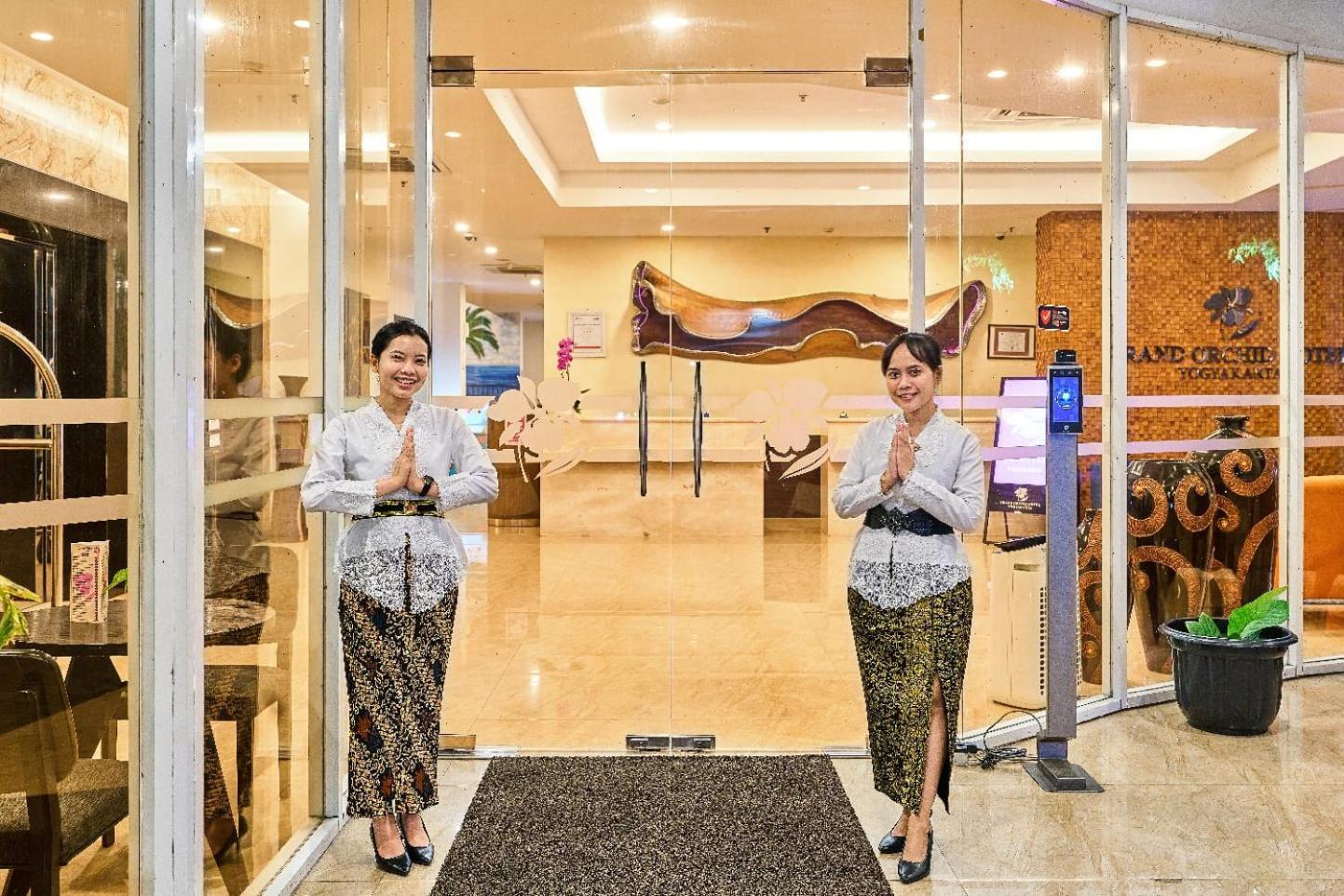 Grand Orchid Hotel Yogyakarta Maguwo Екстер'єр фото