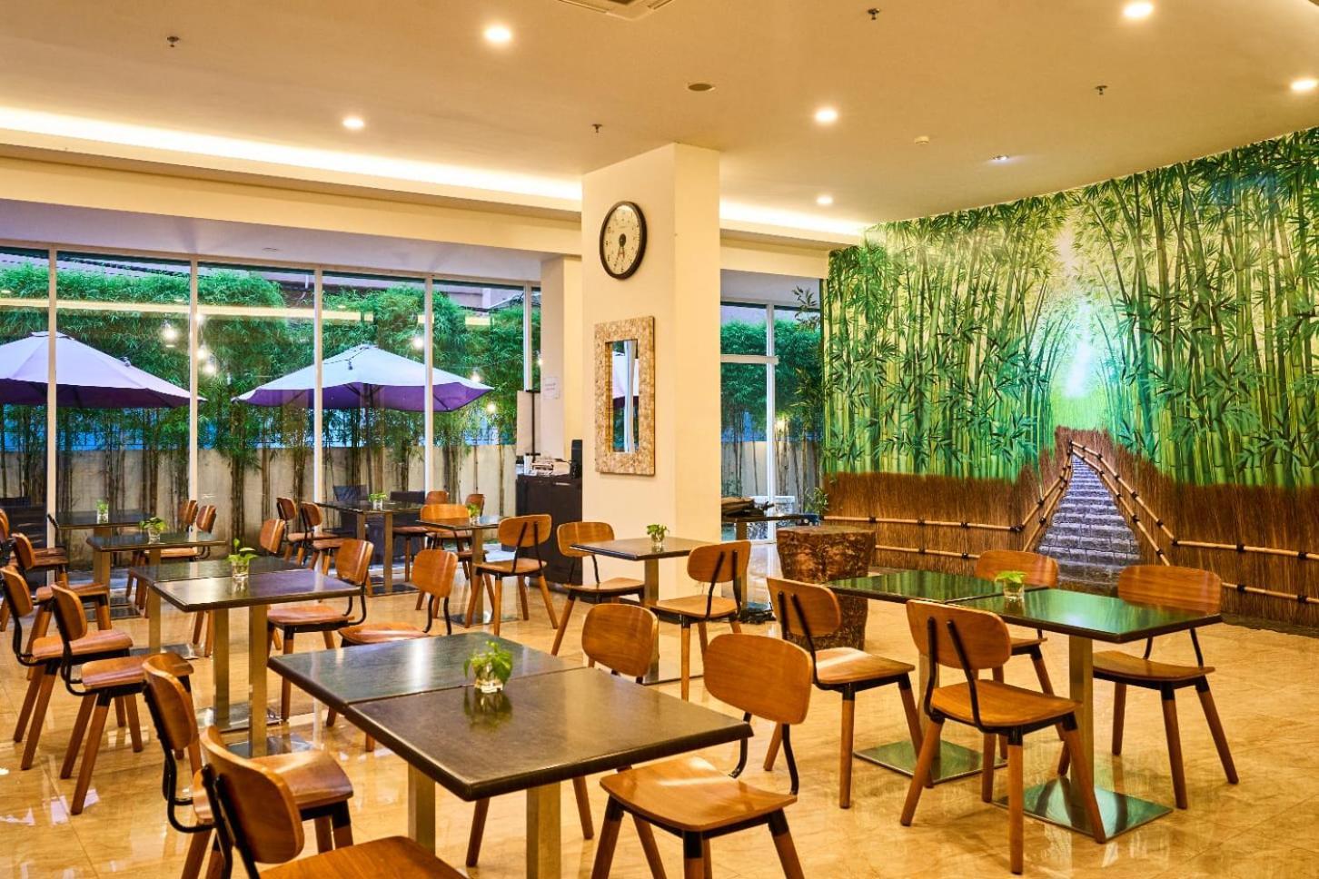 Grand Orchid Hotel Yogyakarta Maguwo Екстер'єр фото
