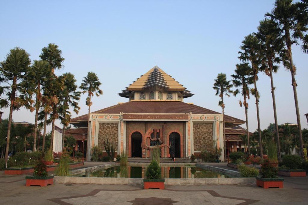 Grand Orchid Hotel Yogyakarta Maguwo Екстер'єр фото