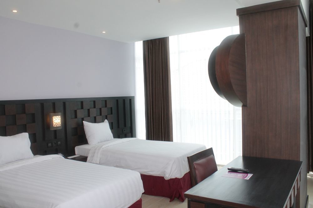 Grand Orchid Hotel Yogyakarta Maguwo Екстер'єр фото