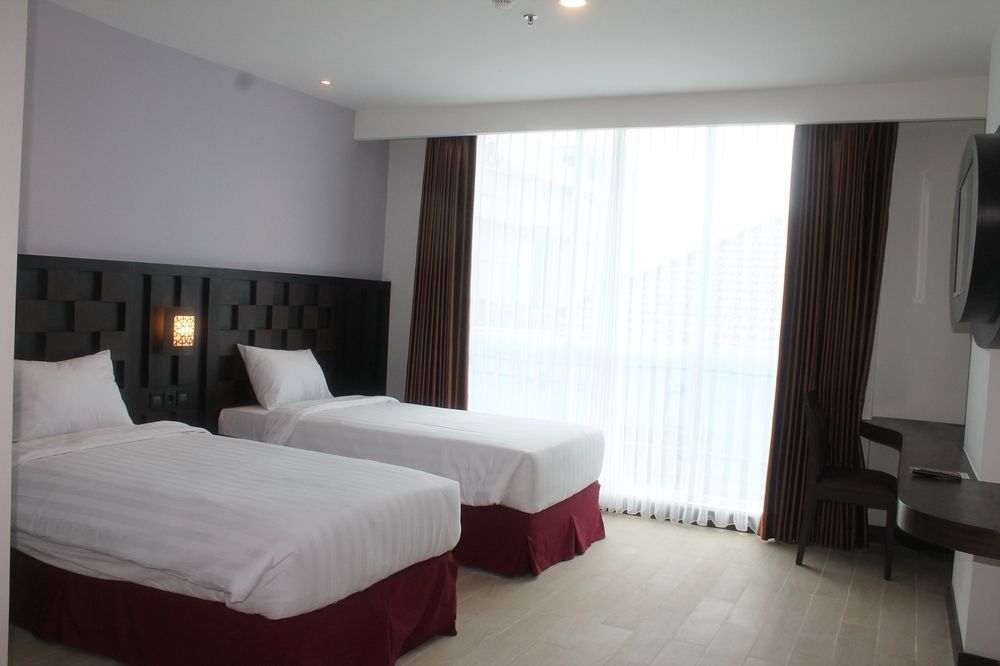 Grand Orchid Hotel Yogyakarta Maguwo Екстер'єр фото