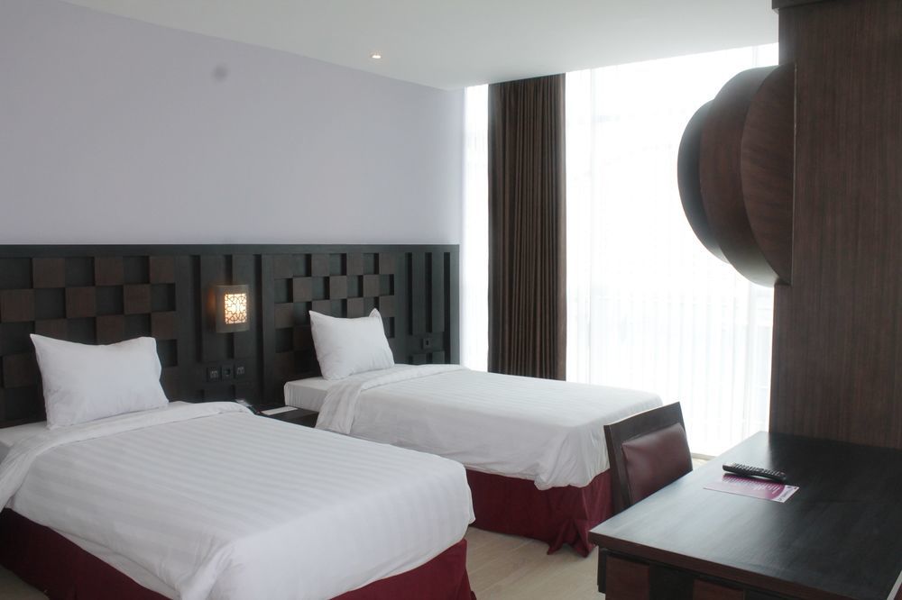 Grand Orchid Hotel Yogyakarta Maguwo Екстер'єр фото