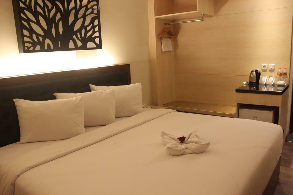Grand Orchid Hotel Yogyakarta Maguwo Екстер'єр фото