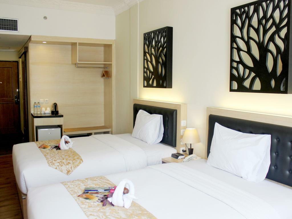 Grand Orchid Hotel Yogyakarta Maguwo Екстер'єр фото