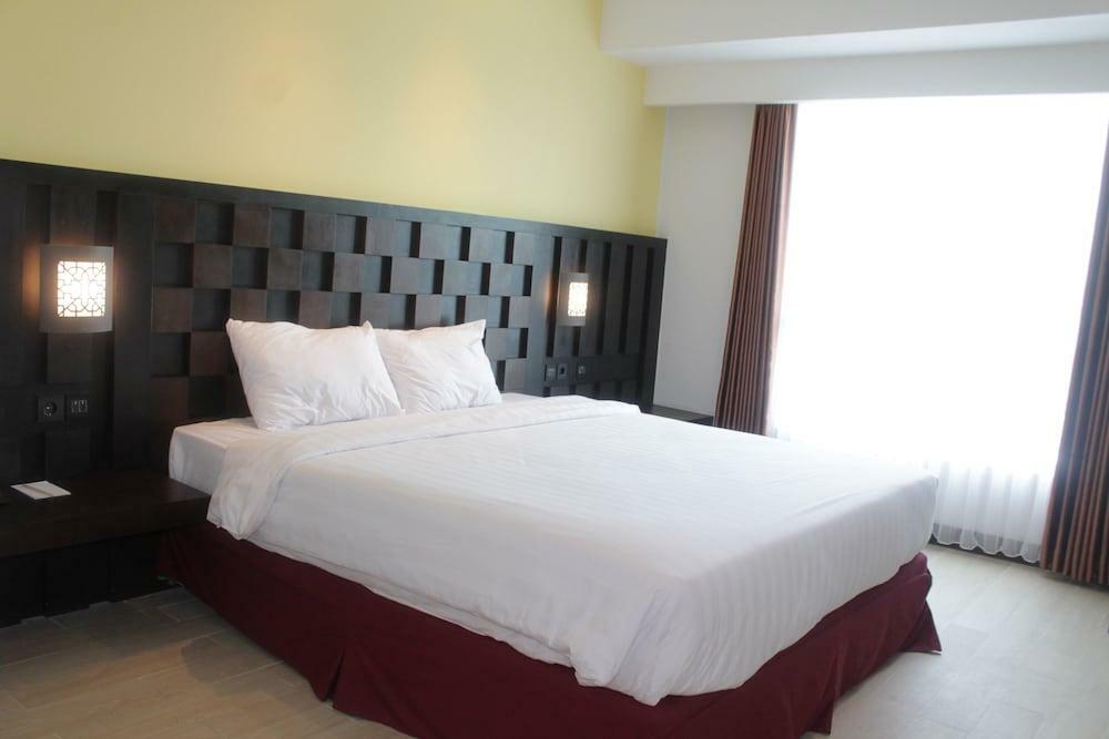 Grand Orchid Hotel Yogyakarta Maguwo Екстер'єр фото